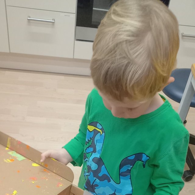 Kleinkindbetreuung_Getzners_Buntstiftle_-_Laternen_basteln__6_