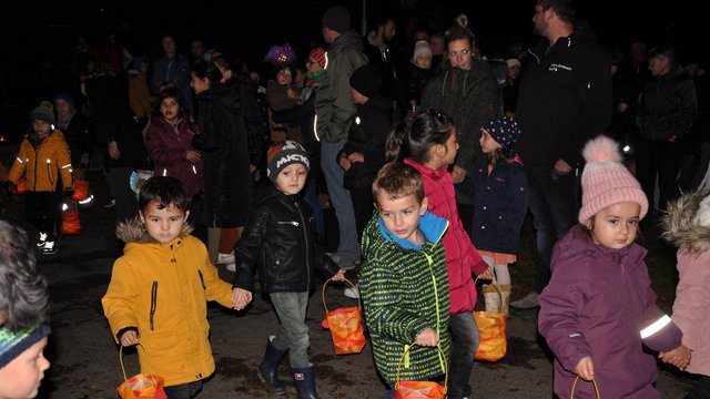 Pfarrkindergarten_Heilig_Kreuz_Martinsfeier_November_2022__25_