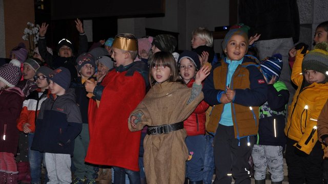 Pfarrkindergarten_Heilig_Kreuz_Martinsfeier_November_2022__35_