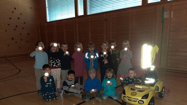 Aktion_Leuchtkäfer_in_der_Zwergenvilla_Bings_am_07