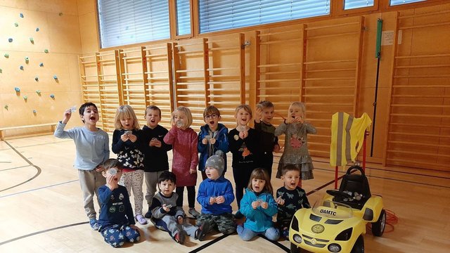 Aktion_Leuchtkäfer_in_der_Zwergenvilla_Bings_am_07