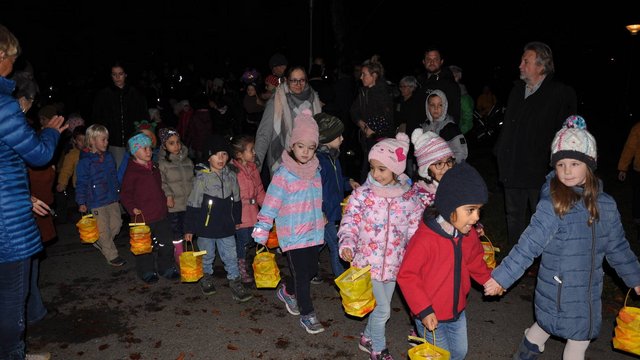 Pfarrkindergarten_Heilig_Kreuz_Martinsfeier_November_2022__18_