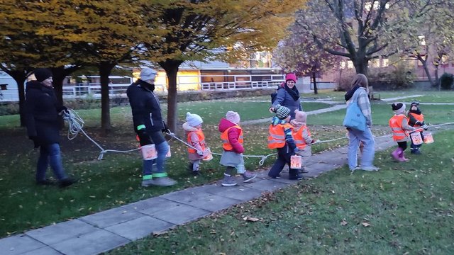 Kleinkindbetreuung_Getzners_Buntstiftle_-_Lichterlauf__4_