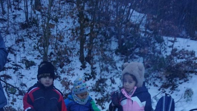 12KindergartenSusiWeigel_grillen_Jänner22