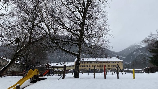 Kindergarten_Don_Bosco__Spielplatz_hinten