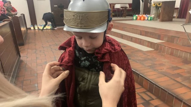 Martin_teilt_den_Mantel