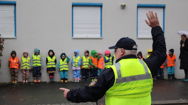 Kindergarten_Igel_2022_-_Verkehrserziehung_Stadtpolizei__30_