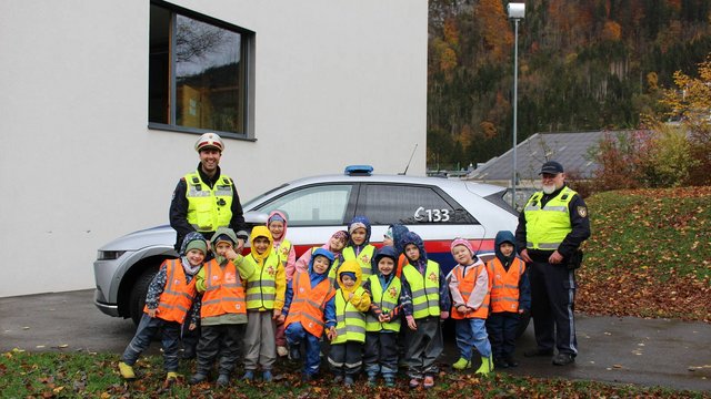 Kindergarten_Igel_2022_-_Verkehrserziehung_Stadtpolizei__76_