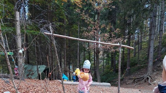 Kleinkindbetreuung_Getzners_Bunstiftile_-_Wald_besuch__19_